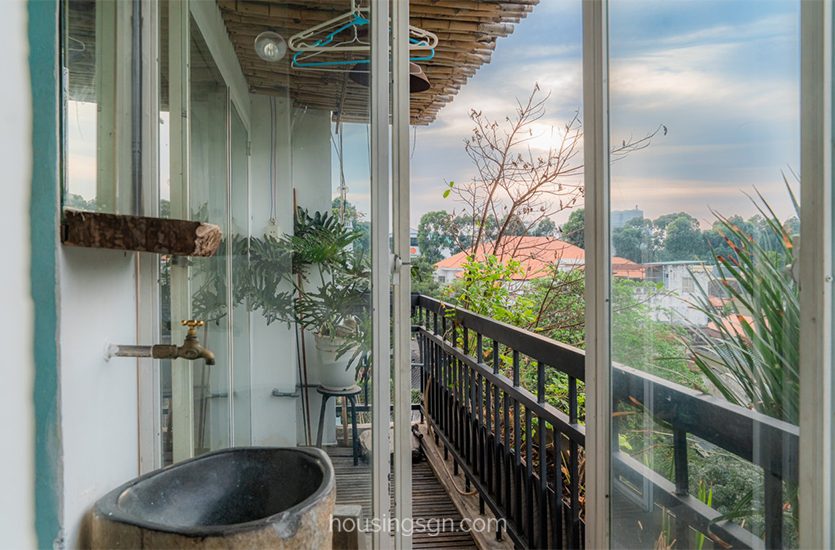 030105 | ARTIST RUSTIC APARTMENT WITH GREENVIEW IN D3 (NEAR SG NOTRE DAME)