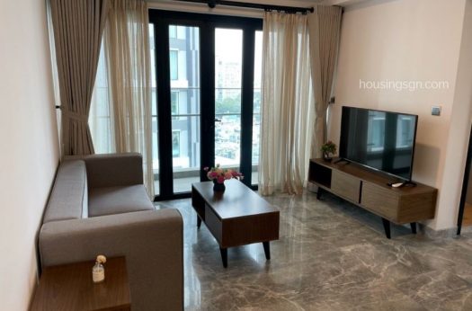010273 | 2-BEDROOM RIVER VIEW APARTMENT IN D1MENSION, DISTRICT 1 - LIVING ROOM