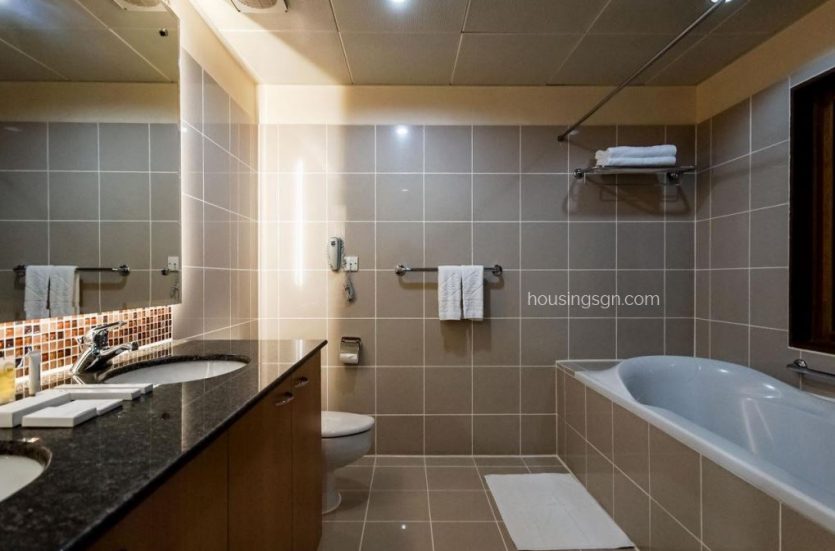030306 | SUPERIOR APARTMENT FOR RENT IN INDOCHINE TOWER, DISTRICT 3 - BATHROOM