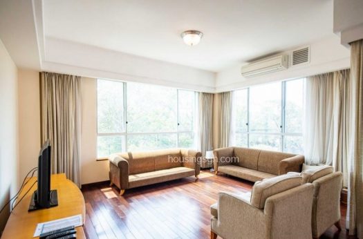 030307 | DELUXE APARTMENT FOR RENT IN INDOCHINE PARK TOWER, DISTRICT 3 - LIVING ROOM