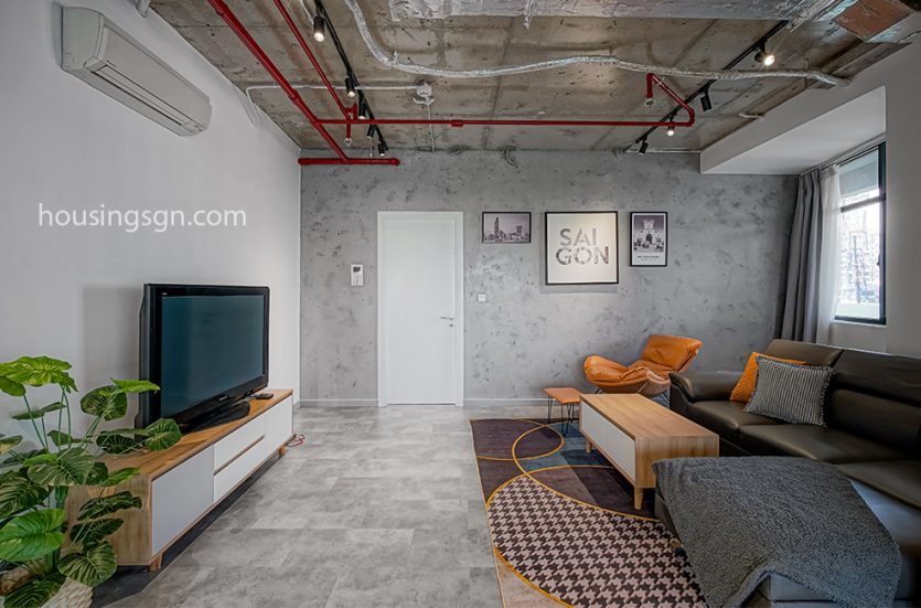 BT0403 | 4-BEDROOM RETRO INDUSTRIAL APARTMENT IN CITY GARDEN, BINH THANH DISTRICT - LIVING ROOM