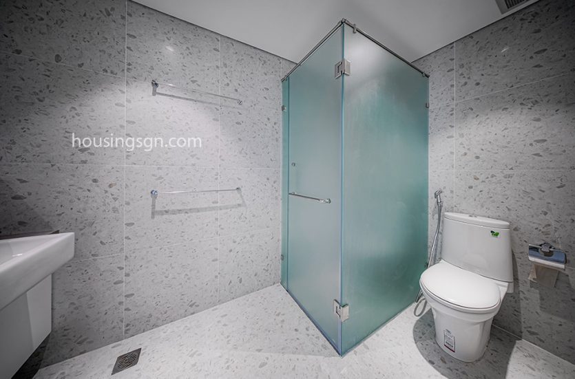 BT0403 | 4-BEDROOM RETRO INDUSTRIAL APARTMENT IN CITY GARDEN, BINH THANH DISTRICT - BATHROOM