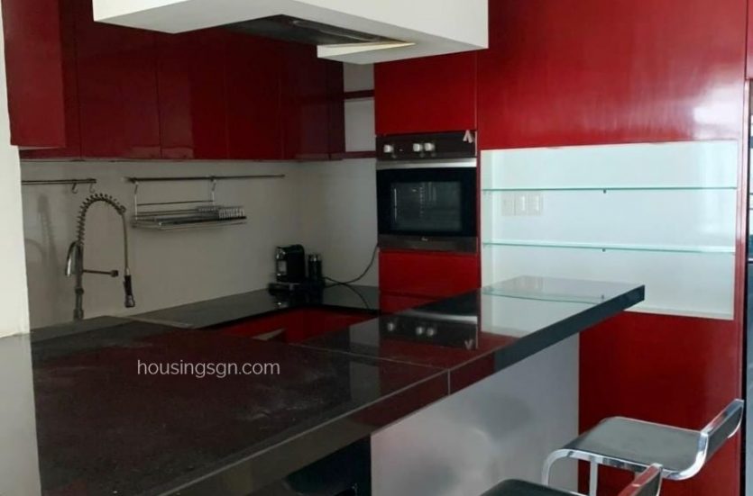 010278 | SPACIOUS 2-BEDROOM APARTMENT FOR RENT IN SAILING TOWER, DISTRICT 1 - KITCHEN
