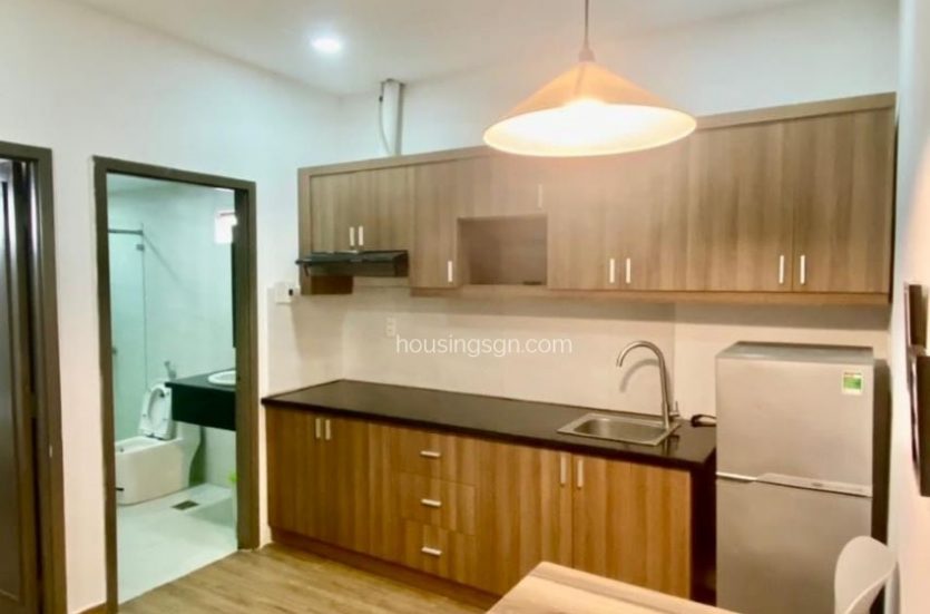010280 | 2-BEDROOM SERVICED APARTMENT IN TRAN NHAT DUAT STREET, DISTRICT 1 - KITCHEN