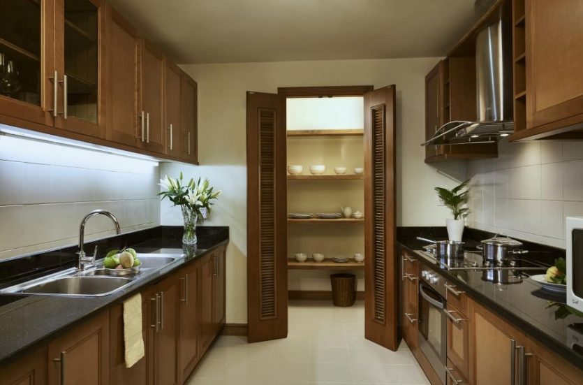 010282 | LUXURY 2-BEDROOM SERVICED APARTMENT IN DIAMOND PLAZA, DISTRICT 1 - KITCHEN