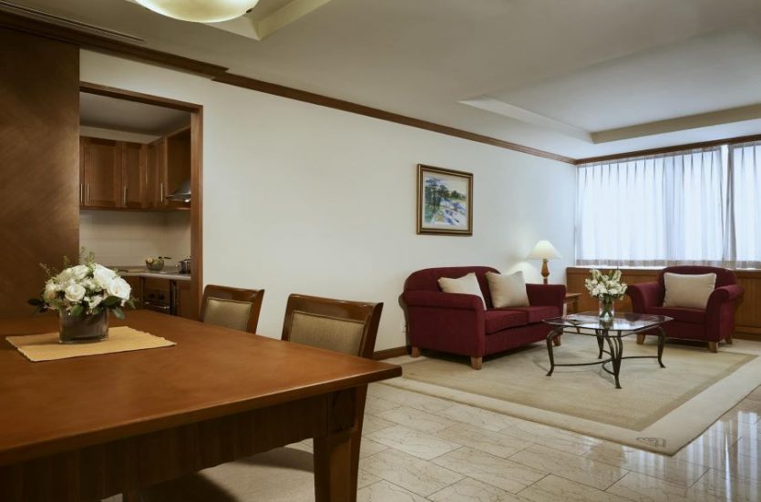 010282 | LUXURY 2-BEDROOM SERVICED APARTMENT IN DIAMOND PLAZA, DISTRICT 1 - LIVING ROOM