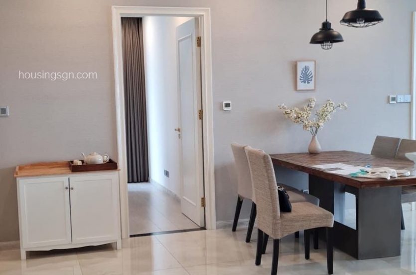 010283 | LUXURY 2-BEDROOM APARTMENT WITH RIVER VIEW IN VINHOMES BASON, THU DUC CITY - DINING TABLE