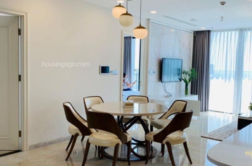 010331 | LUXURY 3-BEDROOM APARTMENT FOR RENT IN VINHOMES BASON, DISTRICT 1 - DINING TABLE