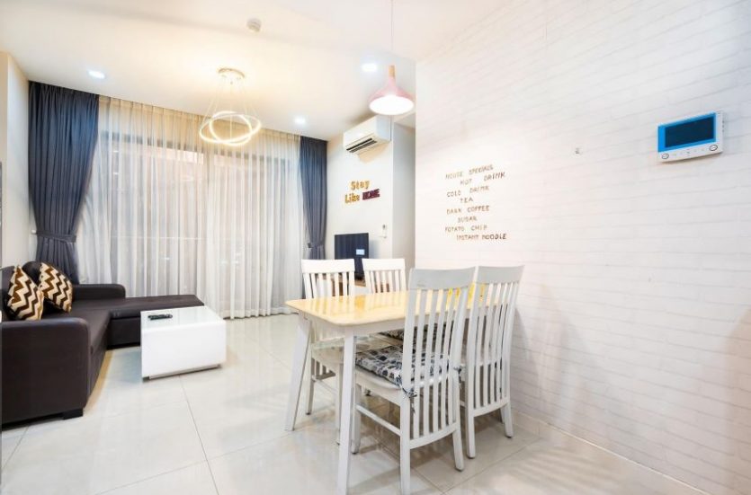 040251 | 2 COZY BEDROOMS APARTMENT FOR RENT IN MILLENIUM, DISTRICT 4 - DINING TABLE