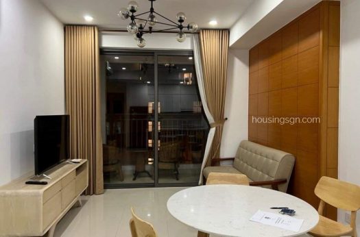 040255 | 2-BEDROOM APARTMENT FOR RENT IN THE TRESOR, DISTRICT 4 - LIVING ROOM