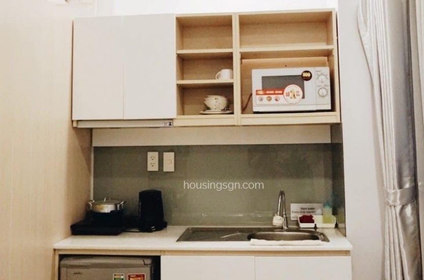 010080 | COZY STUDIO APARTMENT FOR RENT IN TRAN HUNG DAO, DISTRICT 1 - KITCHEN