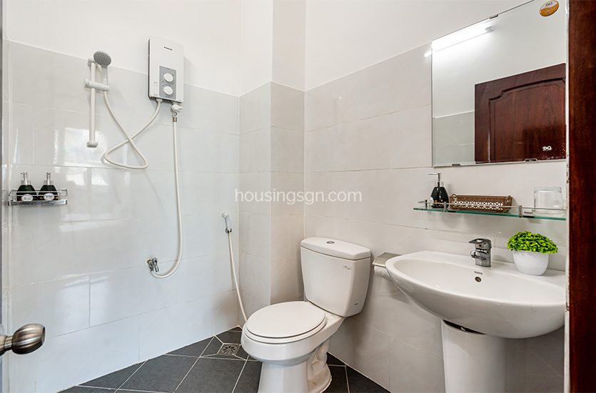 010085 | CITY VIEW STUDIO SERVICED APARTMENT IN NGUYEN TRAI STREET, DISTRICT 1 - REST ROOM