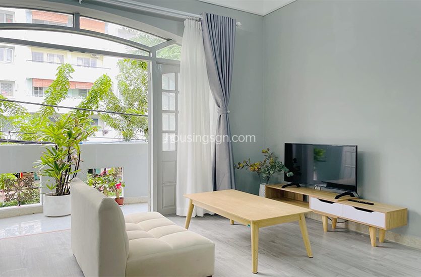 0101165 | 1-BEDROOM STREET VIEW SERVICED APARTMENT IN TRAN NHAT DUAT, DISTRICT 1 - LIVING ROOM