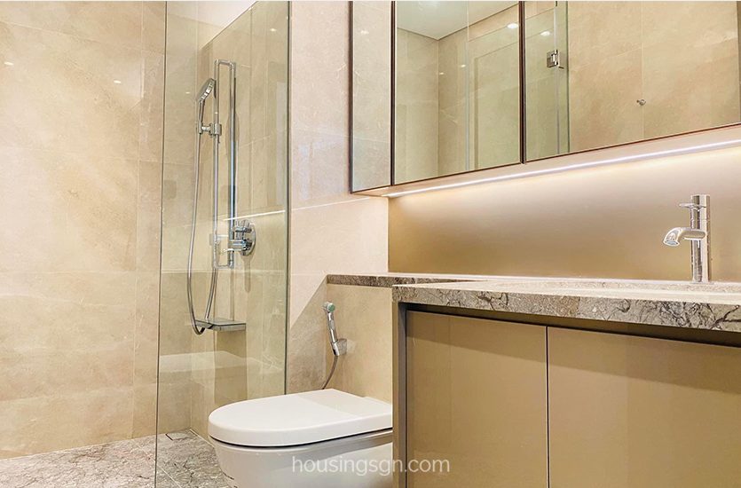 010333 | HIGH-CLASS 3-BEDROOM APARTMENT FOR RENT IN MarQ, DISTRICT 1