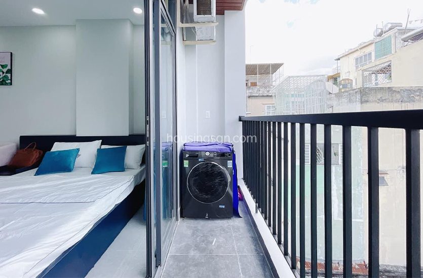 030172 | LUXURY 1-BEDROOM APARTMENT IN LY CHINH THANG, DISTRICT 3 - BALCONY