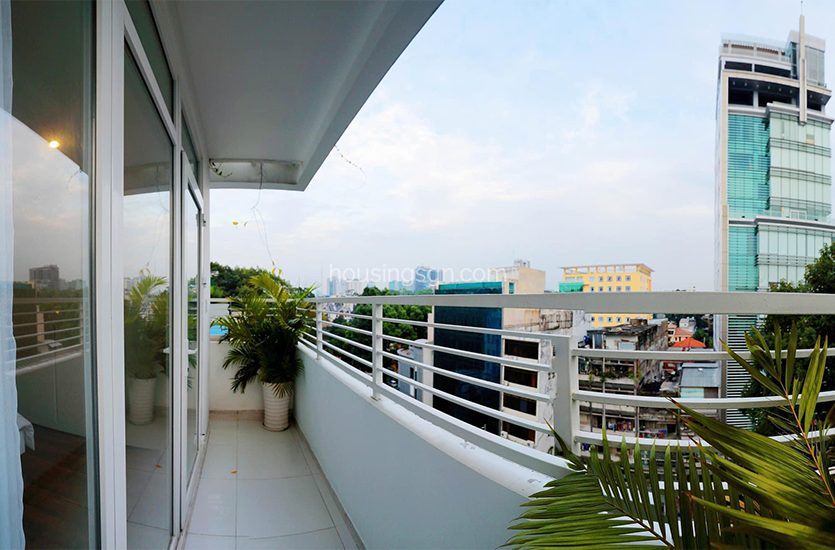 030173 | STREET VIEW SERVICED 1-BEDROOM APARTMENT IN THE HEART DISTRICT 3 - BALCONY