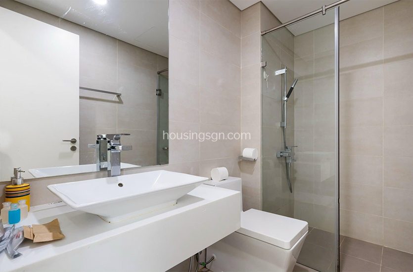 040325 | HIGH-CLASS 3-BEDROOM APARTMENT IN THE MILLENNIUM, DISTRICT 4 - REST ROOM