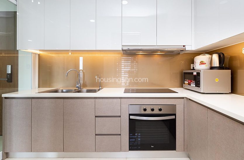 040325 | HIGH-CLASS 3-BEDROOM APARTMENT IN THE MILLENNIUM, DISTRICT 4 - KITCHEN