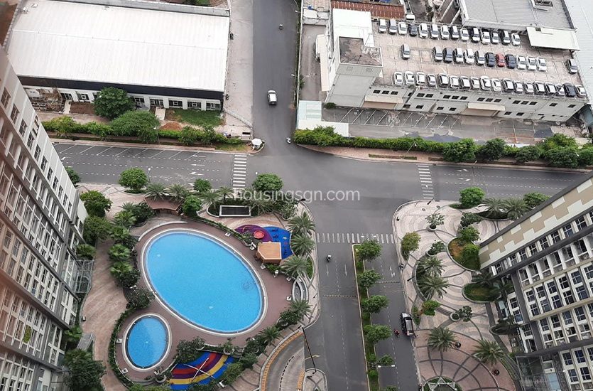 BT0275 | 2-BEDROOM HIGH-CLASS APARTMENT IN VINHOMES CENTRAL PARK, BINH THANH DISTRICT - BALCONY VIEW