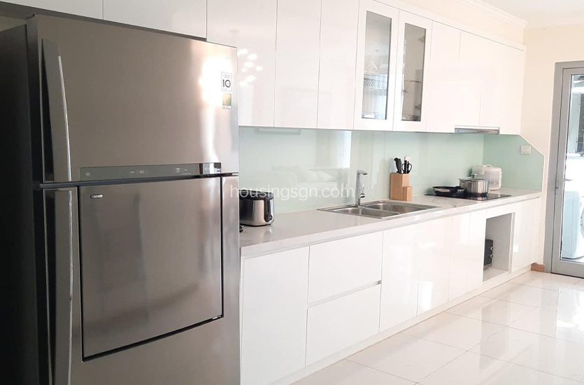 BT0275 | 2-BEDROOM HIGH-CLASS APARTMENT IN VINHOMES CENTRAL PARK, BINH THANH DISTRICT - KITCHEN