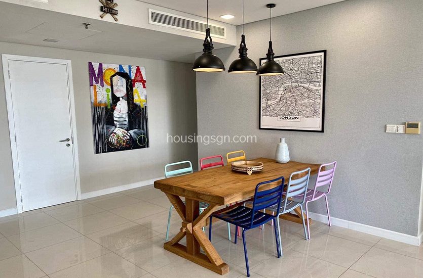 BT0276 | MULTI COLOR 2-BEDROOM APARTMENT IN CITY GARDEN, BINH THANH DISTRICT - DINING TABLE