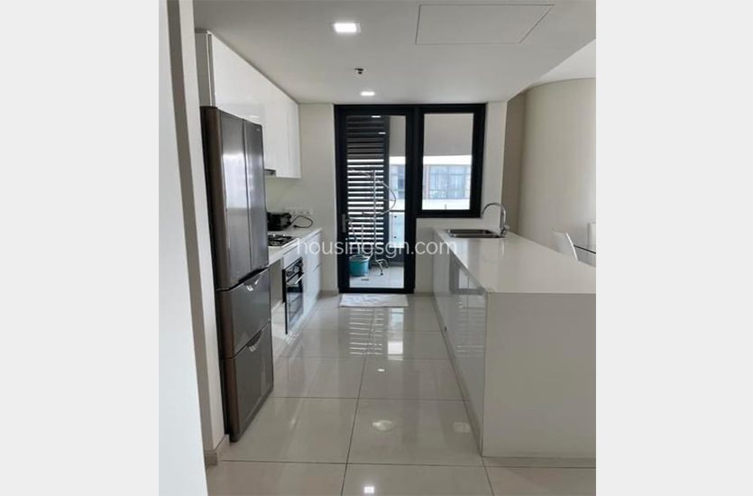 BT0345 | PANORAMIC VIEW 3-BEDROOM APARTMENT IN CITY GARDEN, BINH THANH DISTRICT - KITCHEN