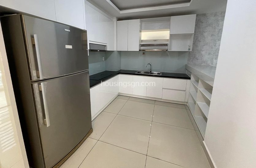 PN0306 | LUXURY 3-BEDROOM APARTMENT FOR RENT IN SKY CENTER, PHU NHUAN DISTRICT - KITCHEN