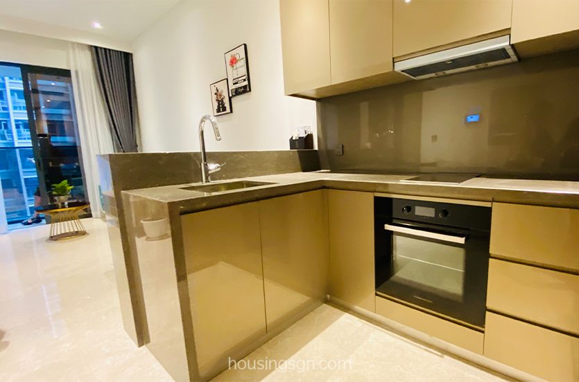 0101166 | CITY’S HEART 1-BEDROOM APARTMENT FOR RENT IN MARQ, DISTRICT 1