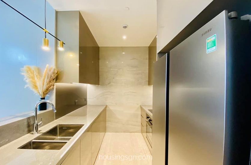 0102105 | HIGH-CLASS 2-BEDROOM CITY VIEW APARTMENT IN MARQ, DISTRICT 1