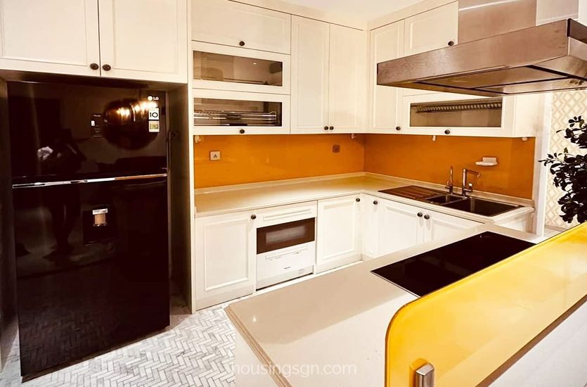 010336 | NEOCLASSICAL 3-BEDROOM APARTMENT FOR RENT IN VINHOMES GOLDEN RIVER, DISTRICT 1