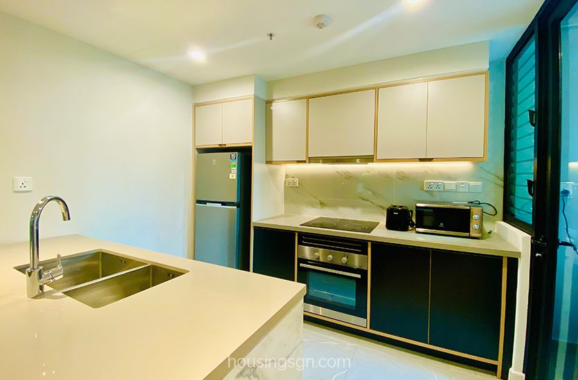 0102109 | 2-BEDROOM APARTMENT FOR RENT IN HEART OF DISTRICT 1