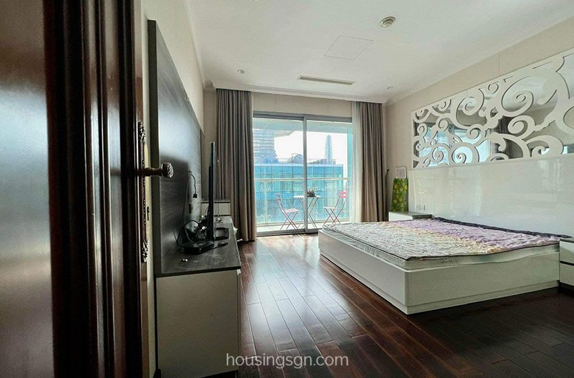 010338 | 3-BEDROOM HIGH-CLASS APARTMENT FOR RENT IN VINCOM DONG KHOI, DISTRICT 1