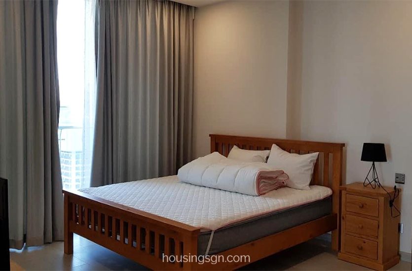 010339 | PANORAMIC RIVER-VIEW 3-BEDROOM APARTMENT FOR RENT IN VINHOMES BASON, DISTRICT 1