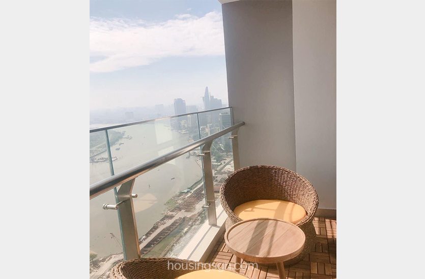 010340 | RIVER-VIEW 3-BEDROOM STUNNING APARTMENT FOR RENT IN VINHOMES BASON, DISTRICT 1