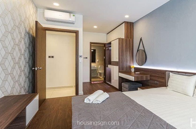 040278 | 2-BEDROOM APARTMENT FOR RENT IN SAIGON ROYAL, DISTRICT 4
