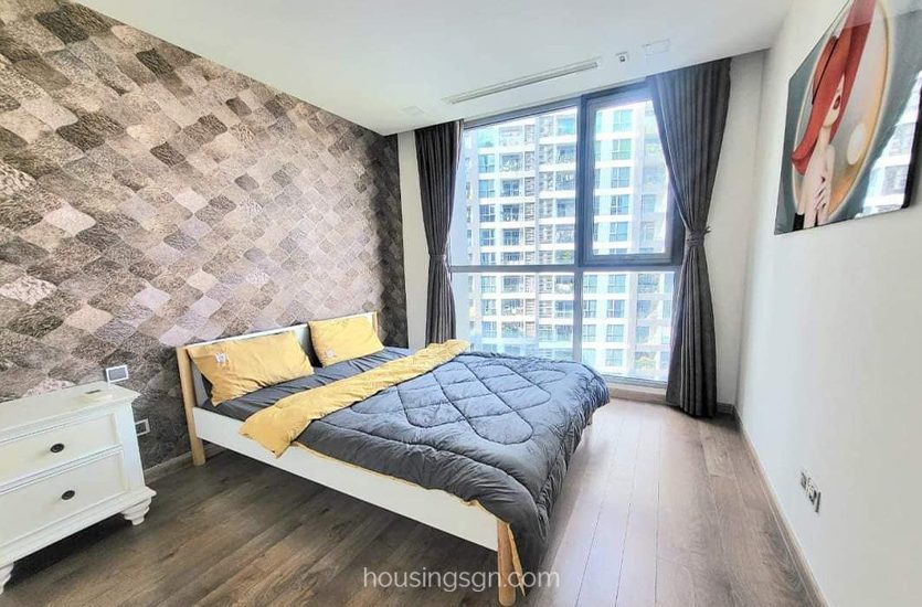 BT0299 | RIVER-VIEW 2-BEDROOM HIGHCLASS APARTMENT FOR RENT IN VINHOMES CENTRAL PARK, BINH THANH DISTRICT