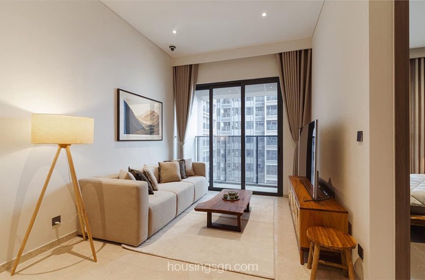0102134 | VINTAGE 2-BEDROOM APARTMENT FOR RENT IN THE MARQ, DISTRICT 1 CENTER