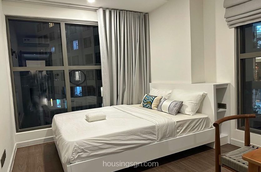 040282 | 2-BEDROOM LUXURY APARTMENT FOR RENT IN SAIGON ROYAL, DISTRICT 4