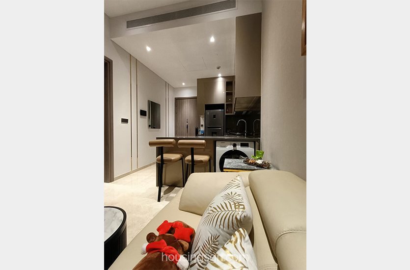 0101219 | 1-BEDROOM HIGH-END APARTMENT WITH STREET VIEW IN MARQ, DISTRICT 1