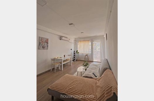 0102138 | LOVELY STREET VIEW 2-BEDROOM APARTMENT FOR RENT IN HEART OF DISTRICT 1