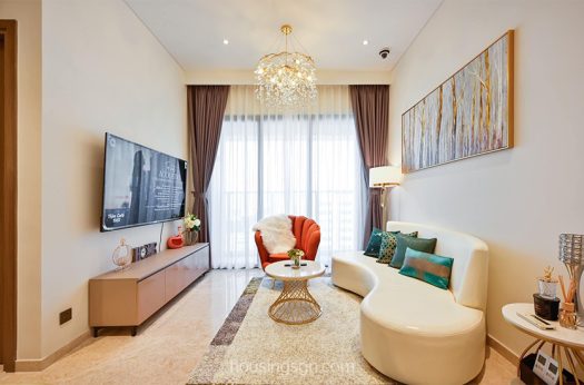 0102142 | LUXURY 2-BEDROOM APARTMENT WITH CITY VIEW BALCONY IN THE MARQ, DISTRICT 1