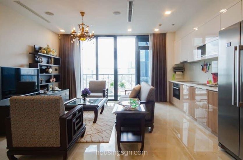 010344 | 3-BEDROOM TRADITIONAL APARTMENT FOR RENT IN VINHOMES GOLDEN RIVER, DISTRICT 1
