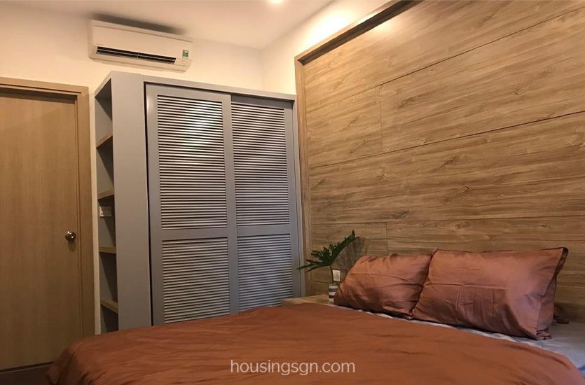 040287 | 2-BEDROOM DELICATE APARTMENT FOR RENT IN RIVERGATE, DISTRICT 4