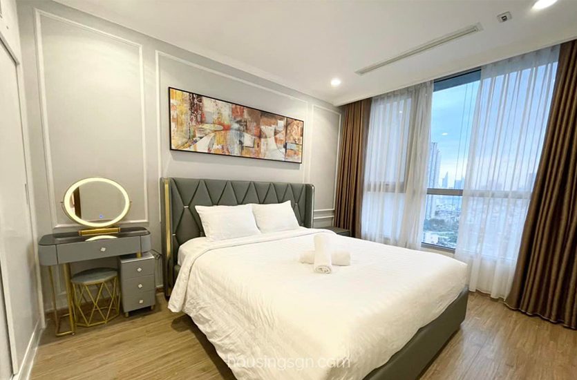 BT0195 | 2-BEDROOM COZY APARTMENT FOR RENT IN VINHOMES CENTRAL PARK, BINH THANH