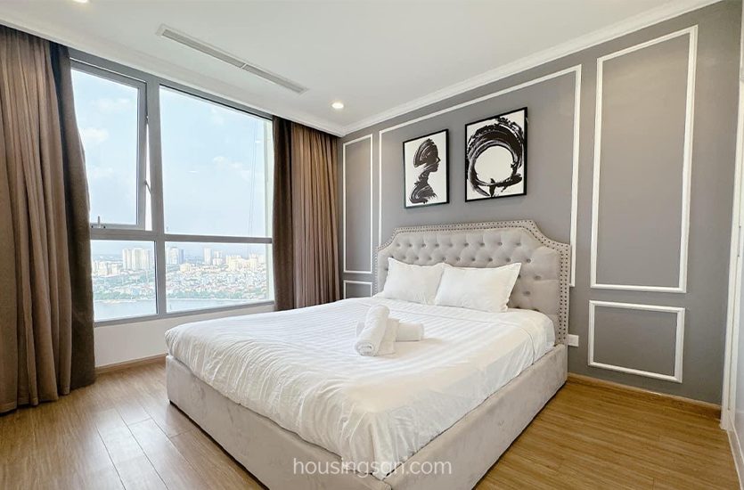 BT0373 | RIVER VIEW 3-BEDROOM PREMIUM APARTMENT IN VINHOMES CENTRAL PARK, BINH THANH