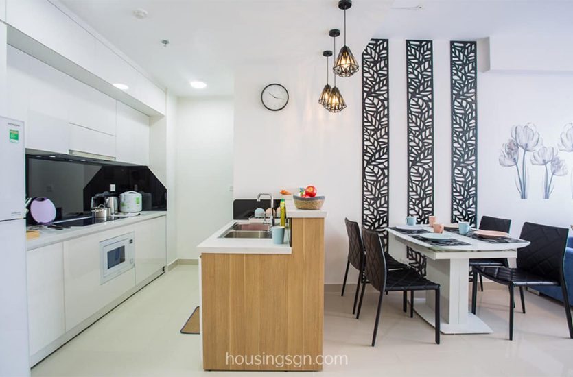 0402103 | LOVELY AND STUNNING 2-BR APARTMENT FOR RENT IN RIVERGATE, DISTRICT 4