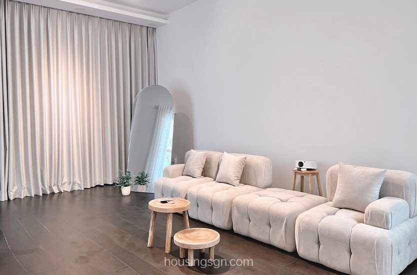 0102179 | LUXURY AND UNIQUE 90SQM 2BR APARTMENT FOR RENT IN THE HEART OF DISTRICT 1
