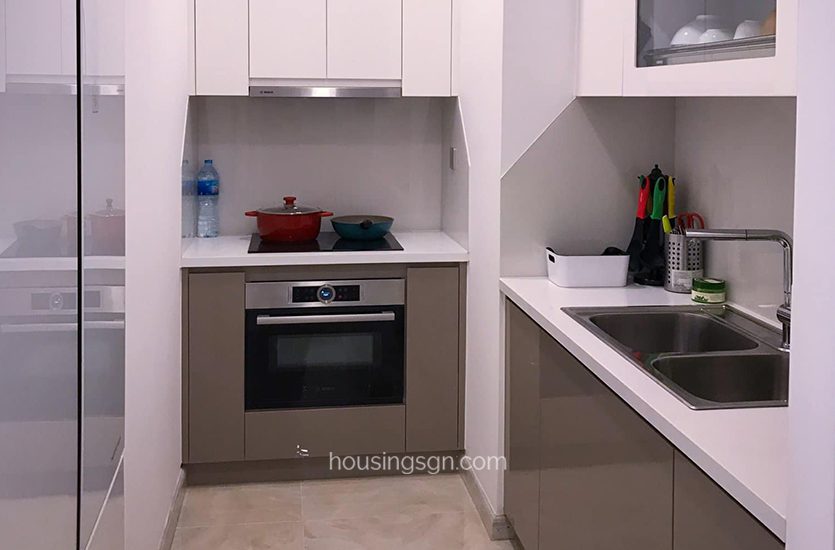 0101255 | LOVELY 1BR APARTMENT WITH CITY-VIEW BALCONY FOR RENT IN DISTRICT 1 CENTER