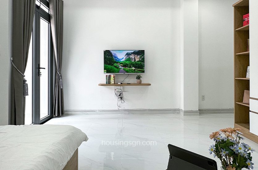 TB0017 | LOVELY 30SQM STUDIO FOR RENT WITH STREET-VIEW BALCONY IN THE HEART OF TAN BINH DISTRICT