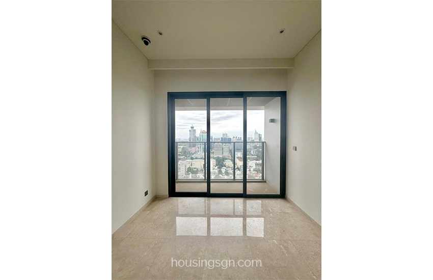010368 | SEMI-FURNISH 3BR APARTMENT FOR RENT IN THE MARQ, DISTRICT 1